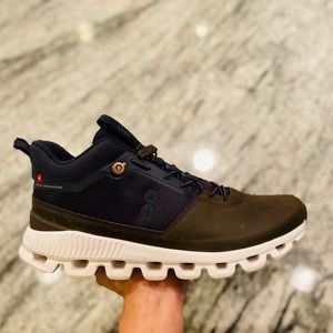 New On Cloud High Walking Shoe